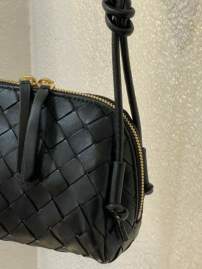 Picture of Bottega Veneta Handbags _SKUfw184063371fw